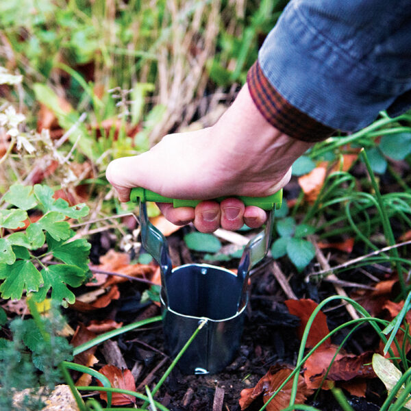 For quick & easy planting of bulbs in the garden