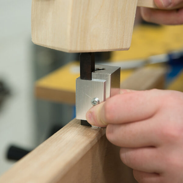 aluminium-bodied corner jig